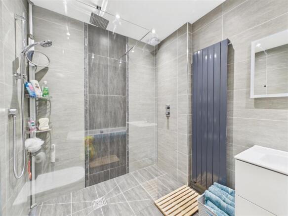 3 bed Semi-Detached for sale Image 12