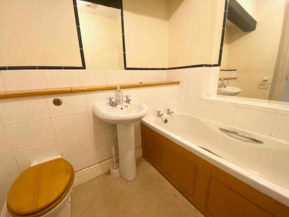 Photo 11
