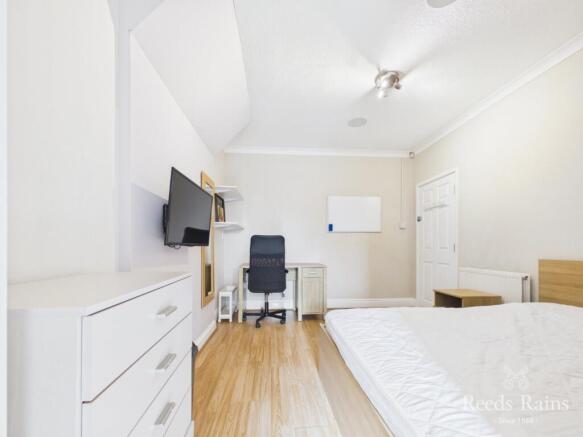 3 bed Terraced for sale Image 11