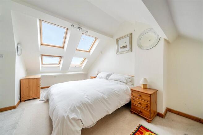4 bed Semi-Detached for sale Image 6