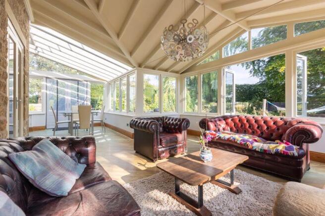 4 bed Detached for sale Image 8
