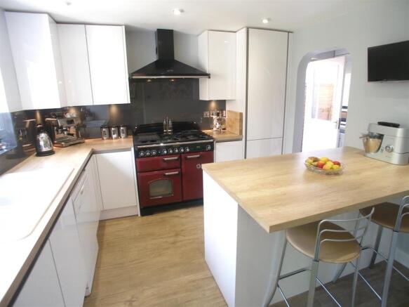 Modern Refitted Kitchen