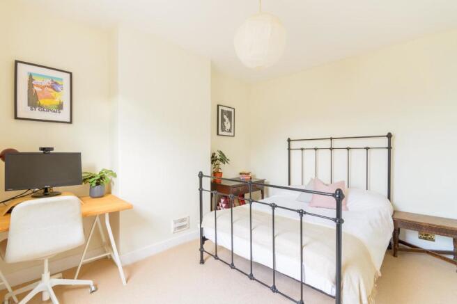 DAORNOTLEB82 - Bedroom M.jpg