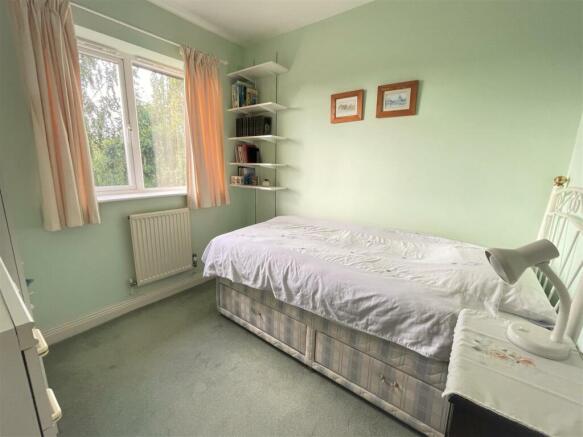 BEDROOM 5
