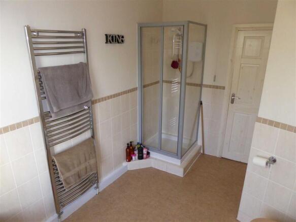 Bathroom / WC: