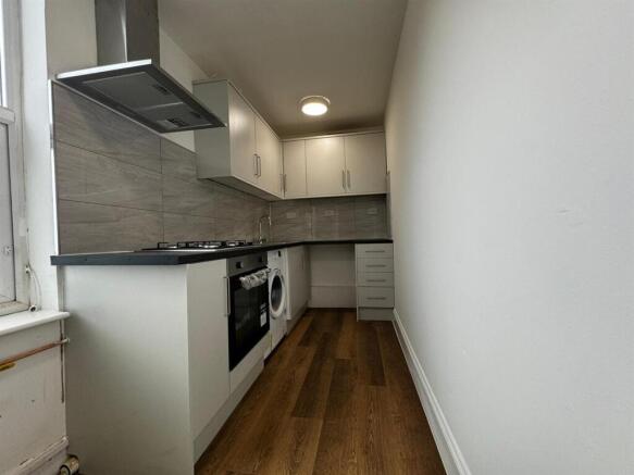 Kitchen 1.jpeg