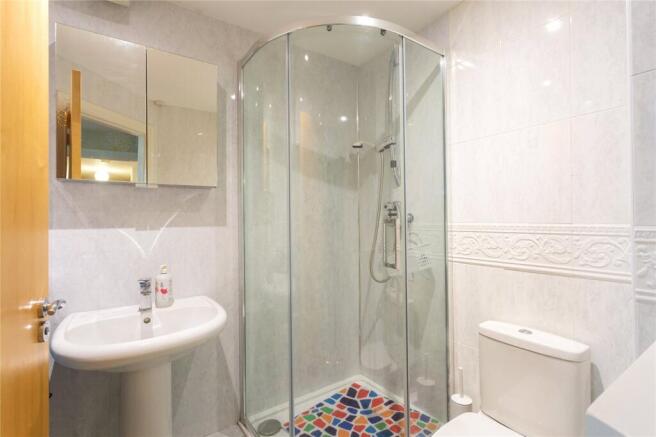 2 bed Flat for sale Image 7