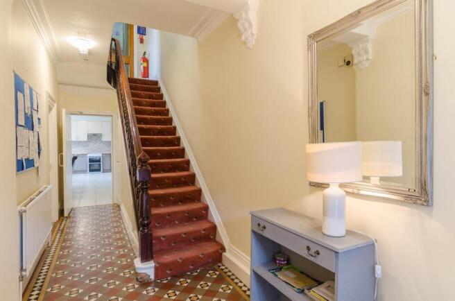 1 bed House Share to rent Image 8