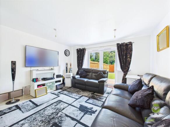 CAM01543G0-PR0126-STILL013