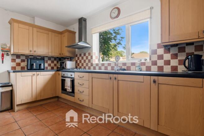 3 bed Semi-Detached for sale Image 3