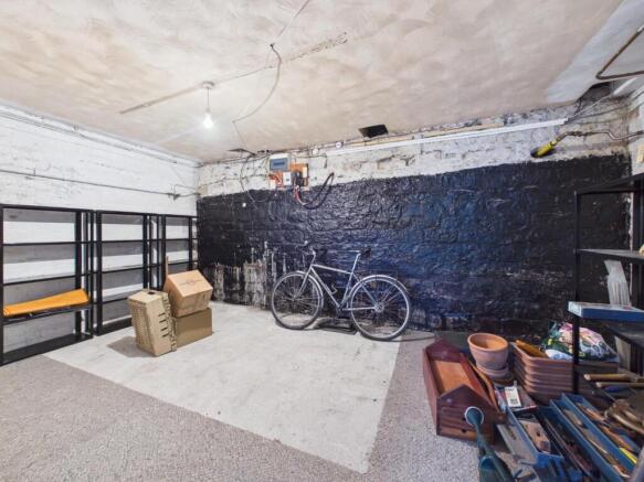 4 bed Terraced for sale Image 7