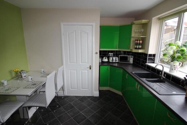 kitchen/dining room