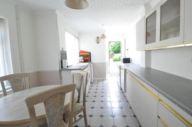 Kitchen & Breakfast Room