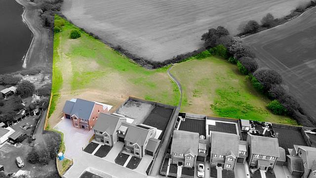 Oakley Gardens Grey Scale Plot.jpg