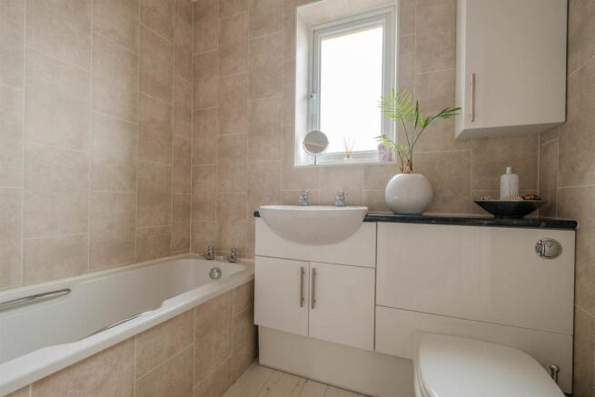 Bathroom/ WC