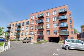 Flat 28, 10 Prospects Place, Fairfax Drive, Westcliff-on-sea SS0 9FR