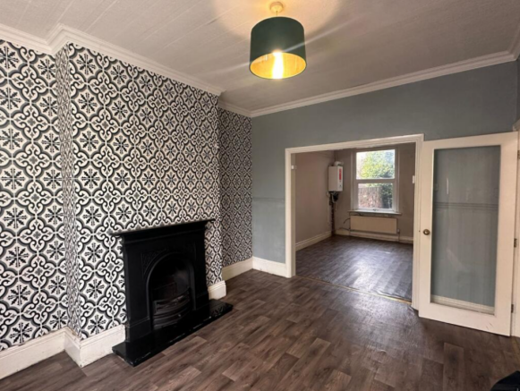 Living Room/Dining Area