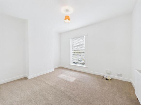 3 bed Terraced to rent Image 7