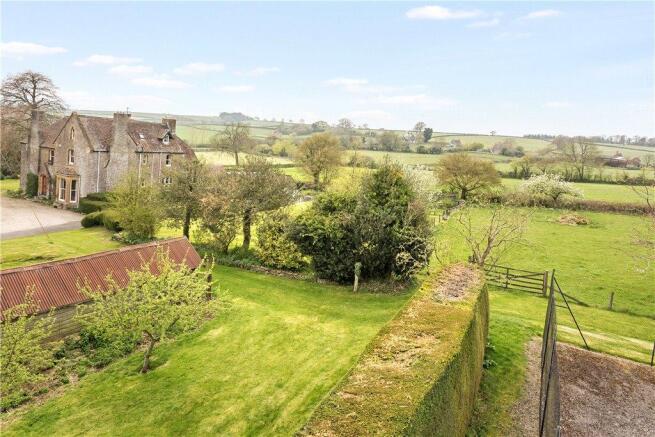 House/ T Court/View