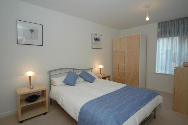 2 bed Apartment to rent Image 4
