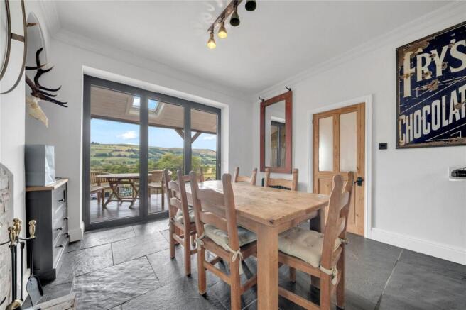 5 bed House for sale Image 7
