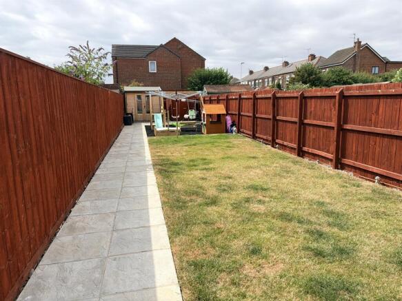 3 bed Terraced for sale Image 12