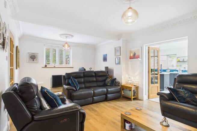 4 bed Semi-Detached for sale Image 10