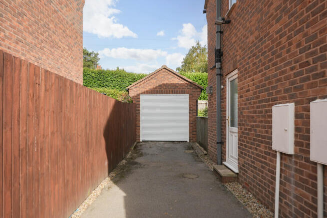 20 Springhall Garth (5 of 6)