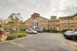 Flat 3, Cavendish House, Southdowns Park, Haywards Heath RH16 4SL