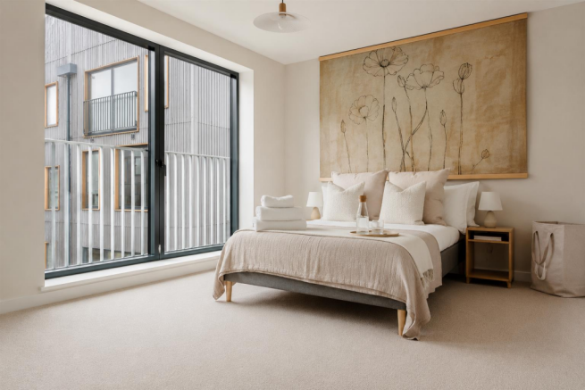 4 bed Town House to rent Image 8