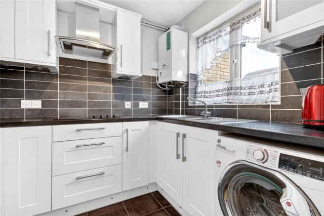 Queens Pine, Bracknell, Berkshire, RG12 photo 4