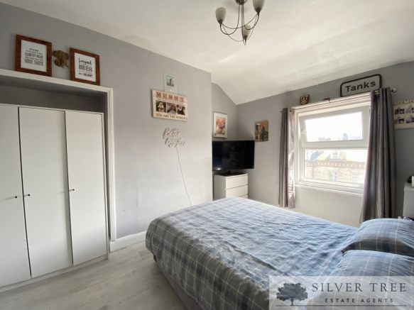 5 bed Terraced for sale Image 7