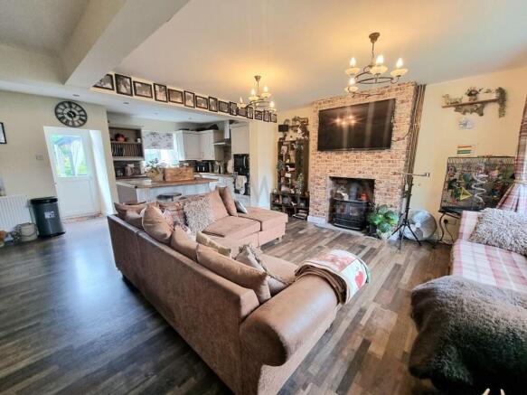 Lounge/Kitchen