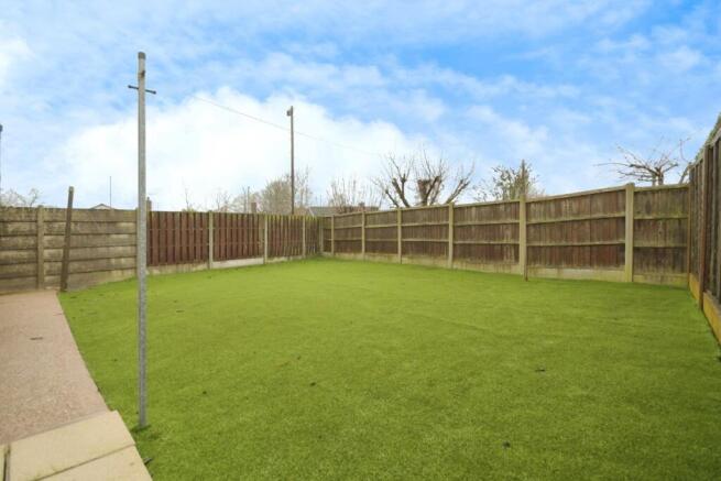 REAR GARDEN 02.jpg