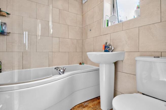 3 bed Semi-Detached for sale Image 9