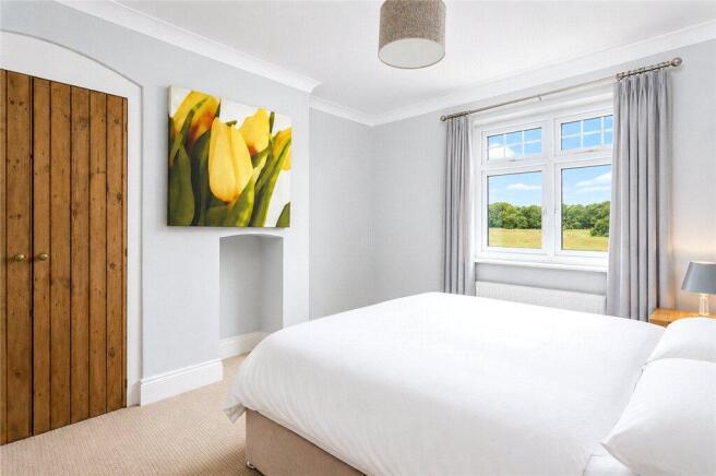 3 bed Terraced for sale Image 5