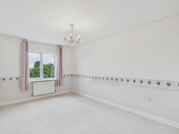 4 bed Semi-Detached for sale Image 9