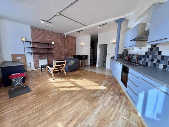 LIVING/KITCHEN/DINER