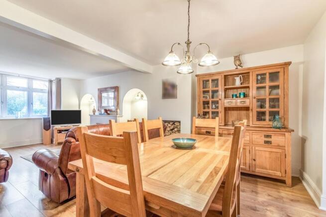 Lounge/Dining Room