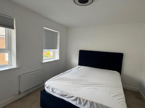 4 bed Detached for sale Image 8