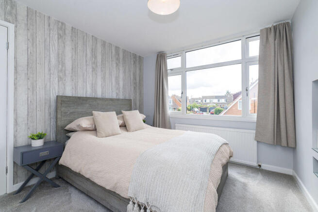 5 bed Detached for sale Image 12