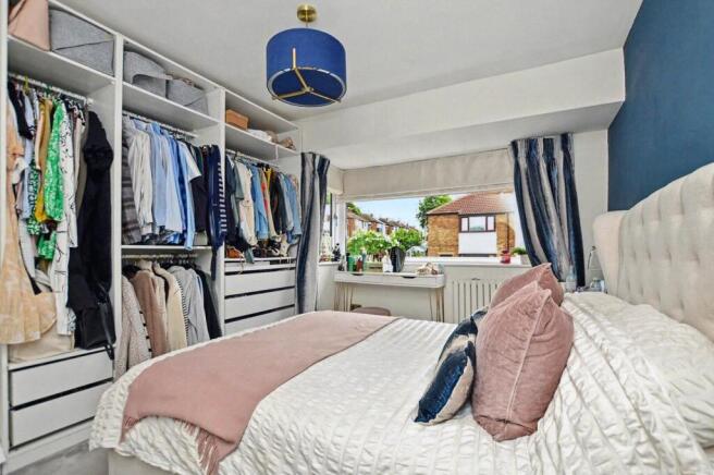 4 bed Semi-Detached for sale Image 5