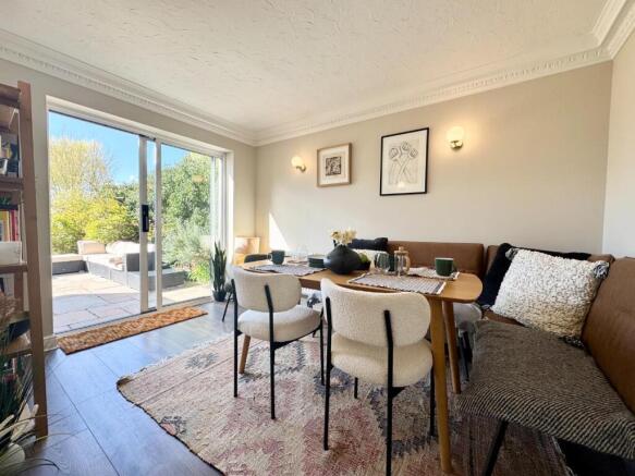 4 bed Detached for sale Image 8