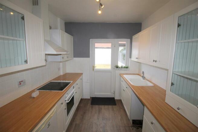 Kitchen 1.JPG