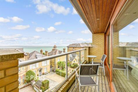 Cliff Road, Cowes, Isle of Wight
