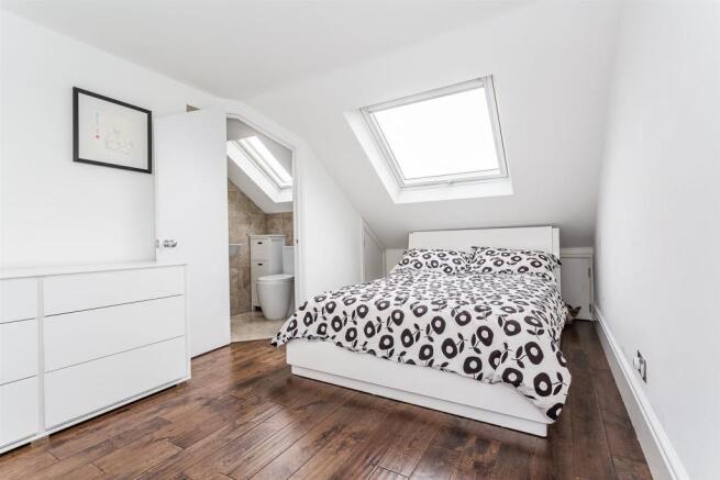 Master bedroom ii.jpg