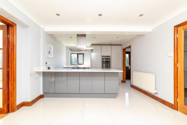 6 Woolstone Ave (4 of 6).jpg