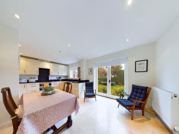 KITCHEN/BREAKFAST ROOM