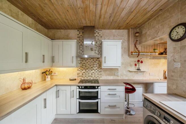 4 bed Terraced for sale Image 10