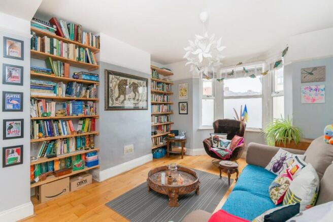 ENALSNHOJTS631 - Living Room B.jpg